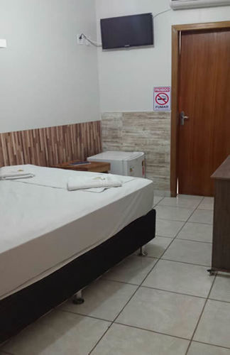 Hotel Cerrado กัวยาเนีย ภายนอก รูปภาพ