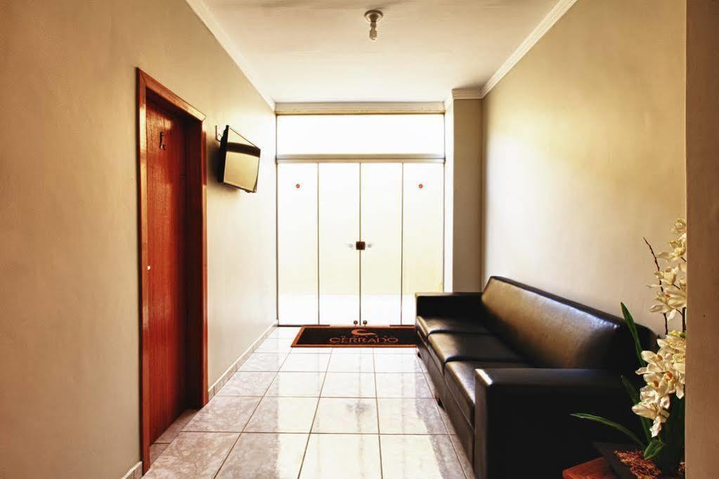 Hotel Cerrado กัวยาเนีย ภายนอก รูปภาพ